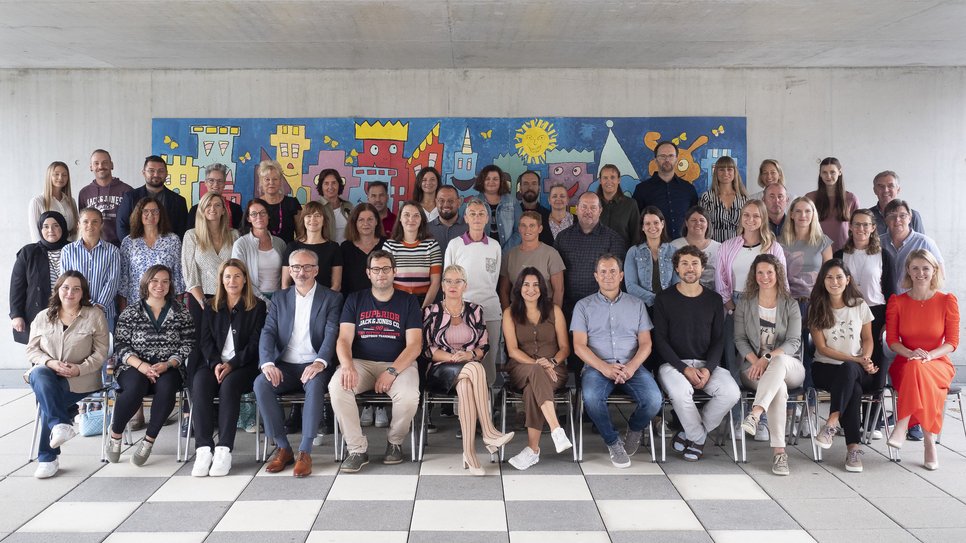Lehrer_Gruppenfoto_24_25